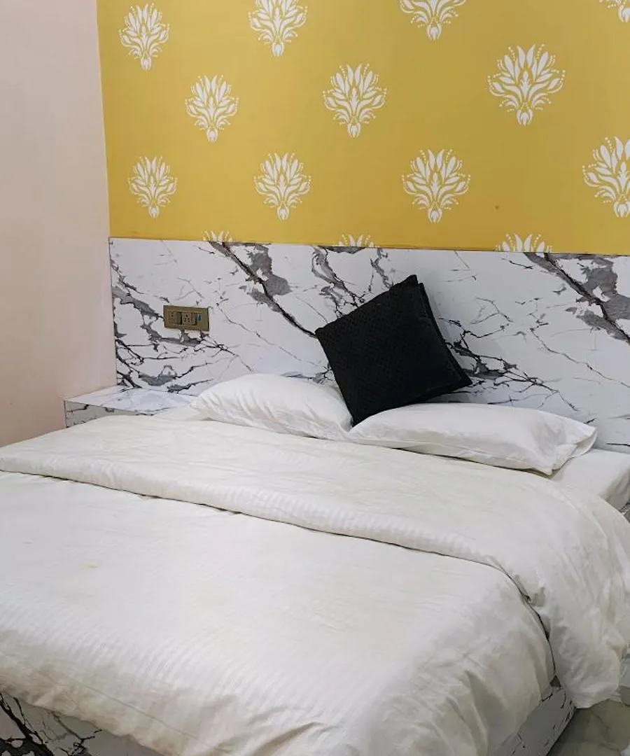 Yash Paying Guest House Varanasi